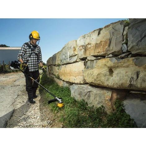 Grosses soldes ✨ McCULLOCH Débrousailleuse Thermique B33B - 33cm3 / 900W / Carter Combiné Tête Fil + Lame Herbe / Guidon Double (967057401) ⭐ 4 Grosses soldes ✨ McCULLOCH Débrousailleuse Thermique B33B - 33cm3 / 900W / Carter Combiné Tête Fil + Lame Herbe / Guidon Double (967057401) ⭐ – Image 4